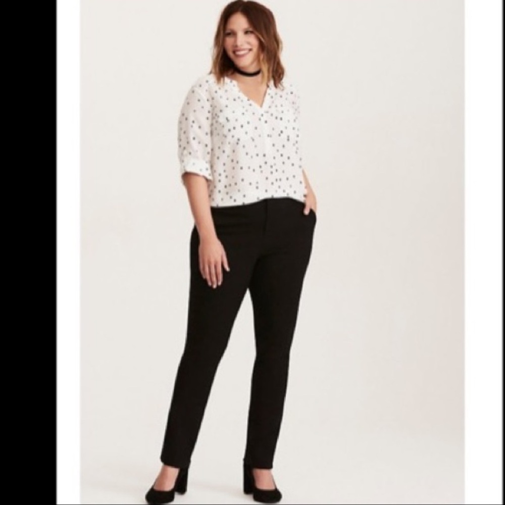 NWT Torrid- Jetsetter Black‎ Straight Leg Dress Pants Women’s Size 20